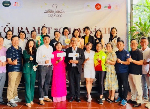 Ra mắt “Chạm Đọc Chạm Yêu Thương” với Talkshow “Sách, cánh cửa ký ức và hành trình vươn xa”