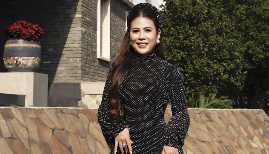 Doanh nhân Trần Thị Mỹ Lành: Bản lĩnh "nữ tướng" và nét duyên dáng trong tà áo dài truyền thống