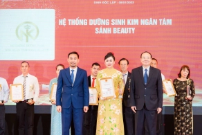 Kim ngân Tám Sánh Beauty vinh dự nhận Top 12 Thương hiệu mạnh Quốc gia.