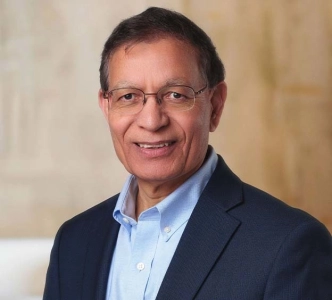 CEO giúp hàng chục nhân viên thành triệu phú USD