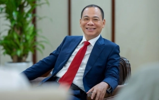 Cổ phiếu họ Vingroup đồng loạt tăng nóng sau thông báo 'khủng' của Vinhomes