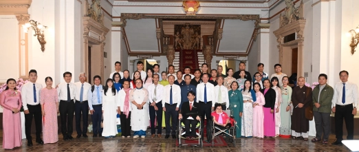 Chủ tịch Phan Văn Mãi: Hãy cùng sưởi ấm những hoàn cảnh khó khăn!