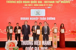 Giò chả sạch Tuấn Cường vinh dự nhận giải thưởng Thương hiệu mạnh quốc gia 2025