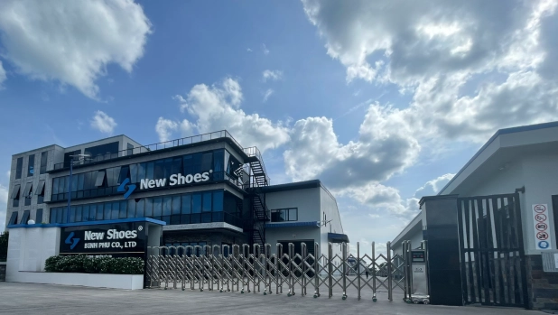New Shoes Group: Nhà sản xuất giày dép hàng đầu, uy tín và được tôn trọng trên toàn cầu